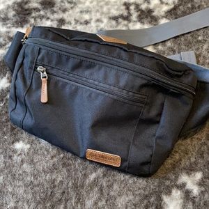 Colombia Fanny pack NWOT